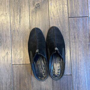 Donald J Pliner 8.5 M suede slip ons